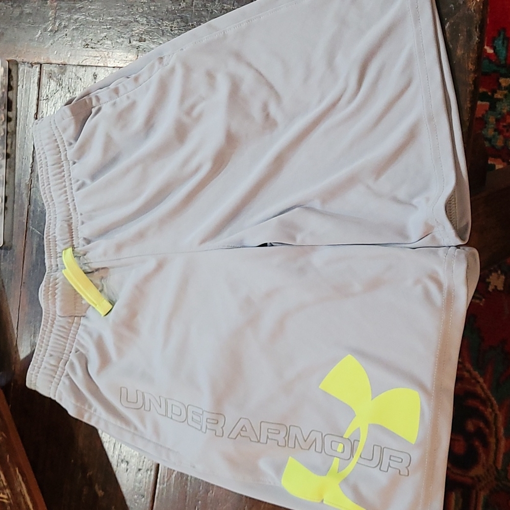 GUC Under Armour Gray Shirts YM